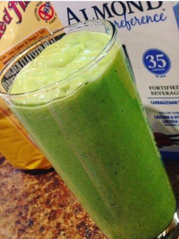 The BEST Greens Smoothie (KETO)
