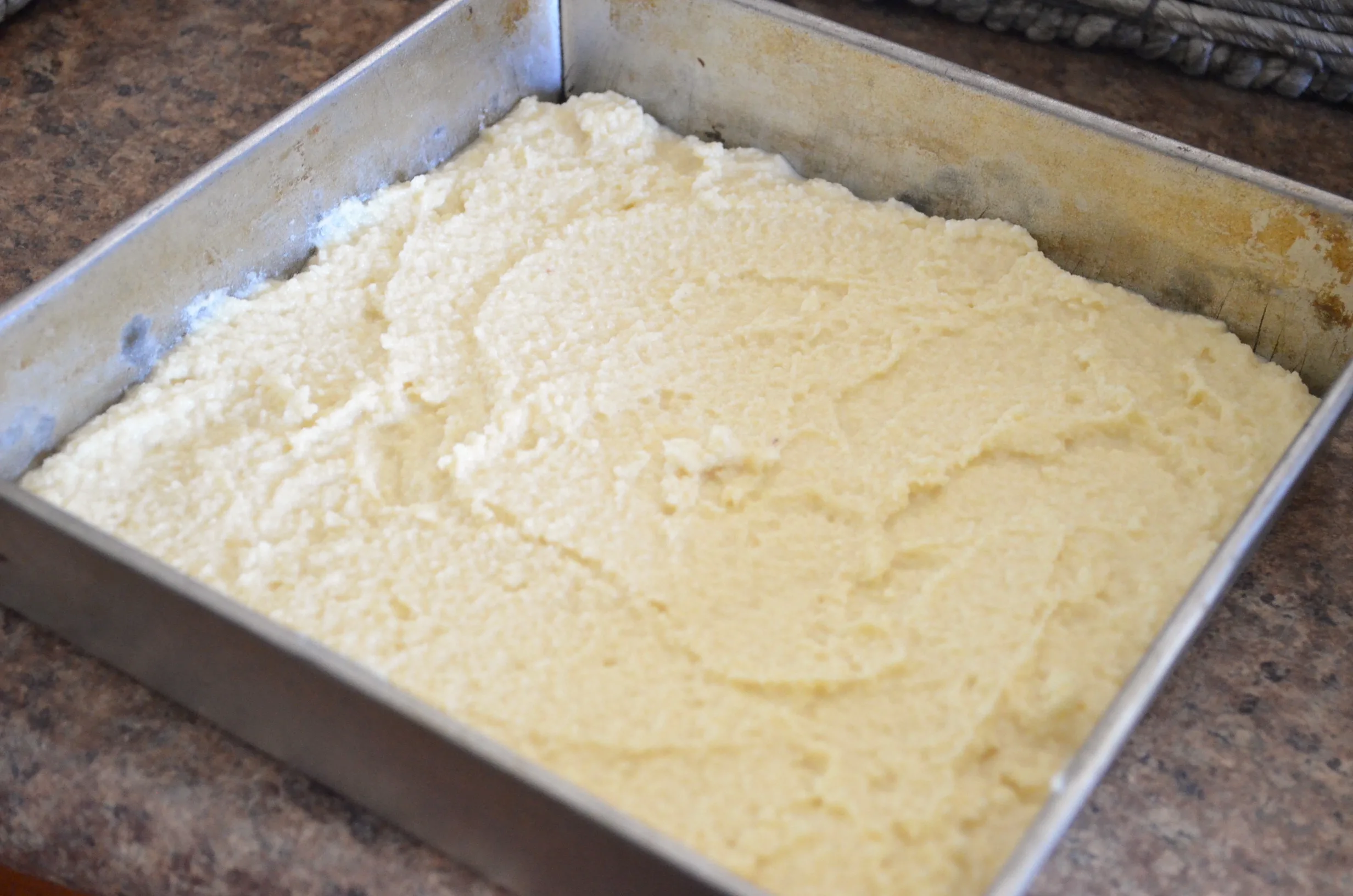 Cinnamon roll cake base