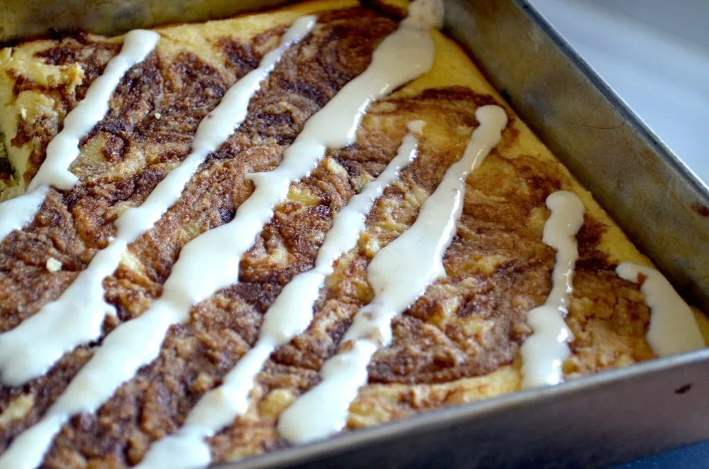 Low Carb Cinnamon Roll Cake