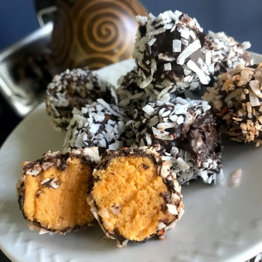 No-Bake Pumpkin Cheesecake Truffles
