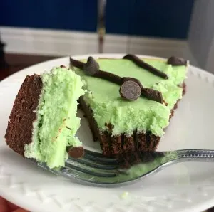 Keto Peppermint Brownie Cheesecake Keto Peppermint Brownie Cheesecake