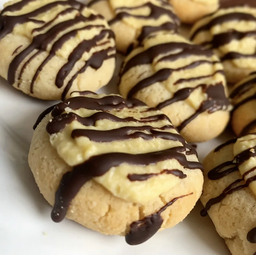 keto caramel chocolate shortbread cookies