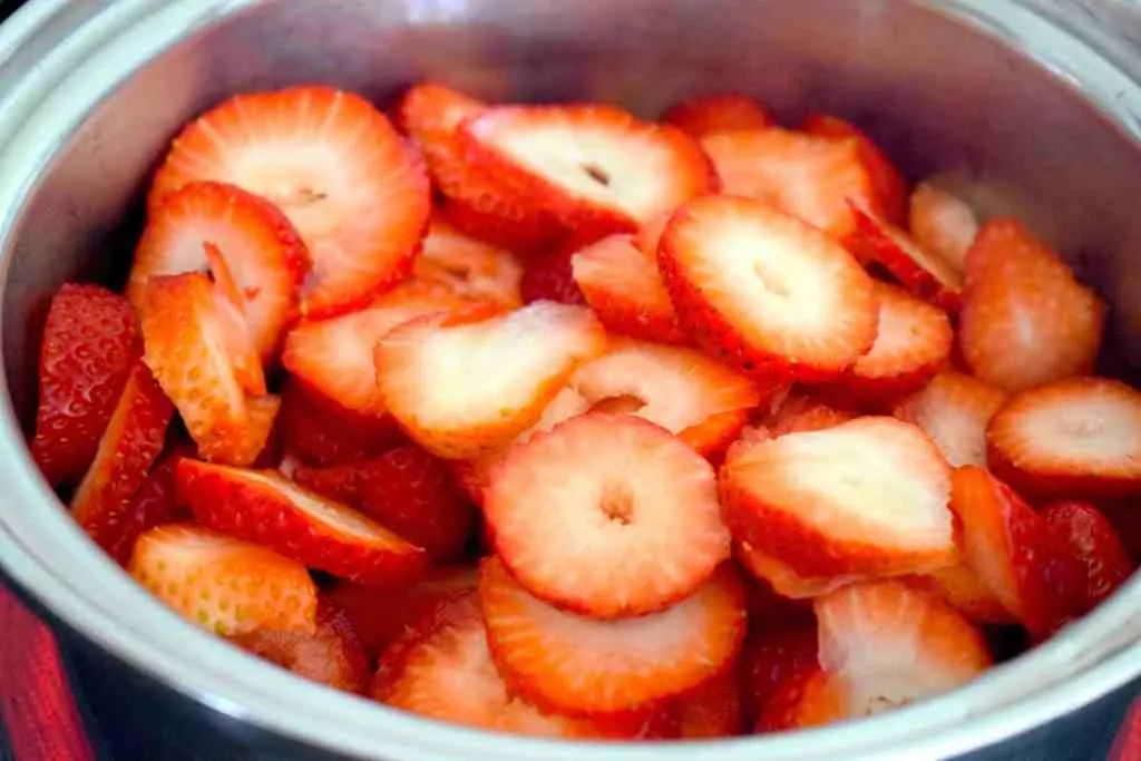 sliced strawberries sliced strawberries