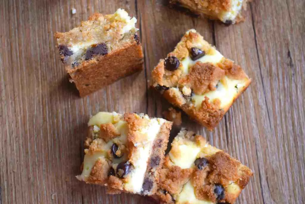 keto chocolate chip cookie bars