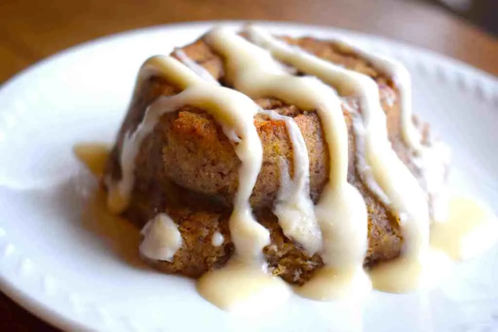 Keto soft and gooey cinnamon rolls