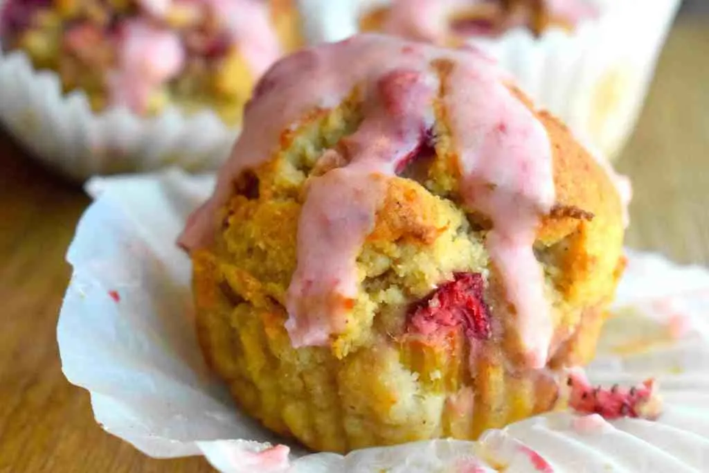 keto strawberries and rhubarb muffins