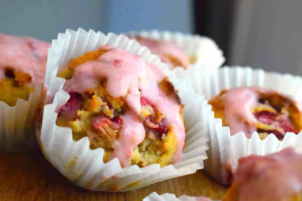 keto strawberry rhubarb muffins