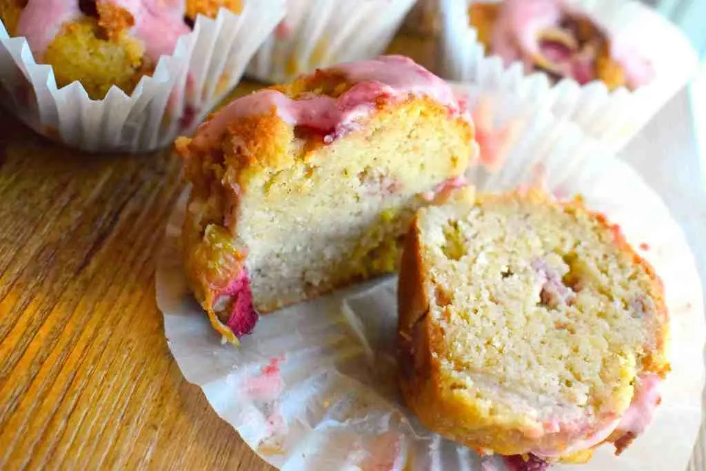 low carb strawberry rhubarb muffins