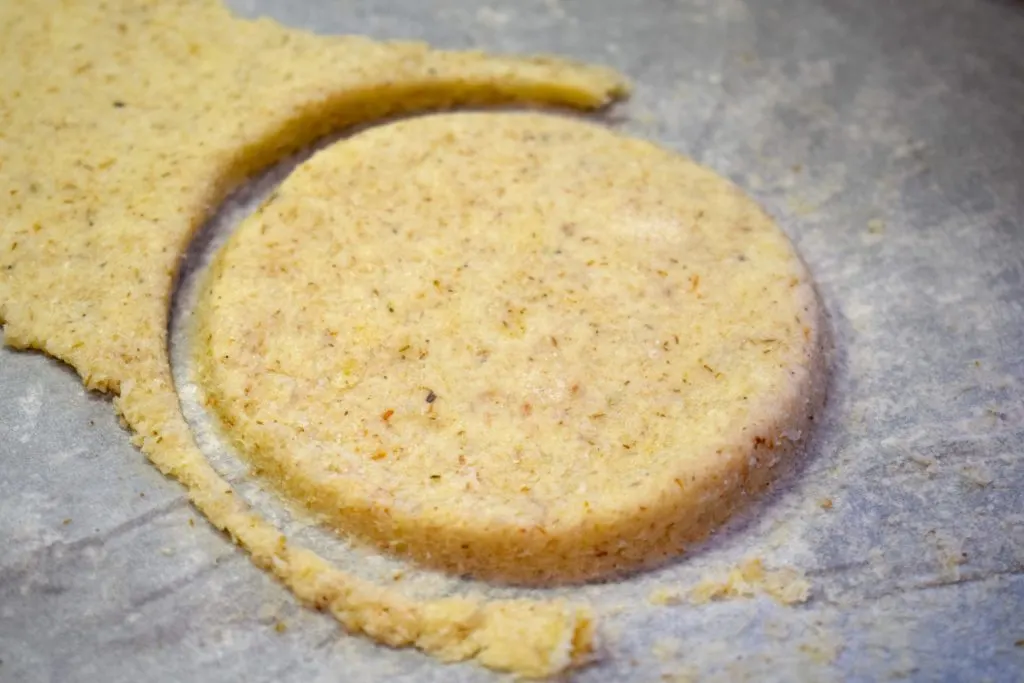 making keto pizza pockets