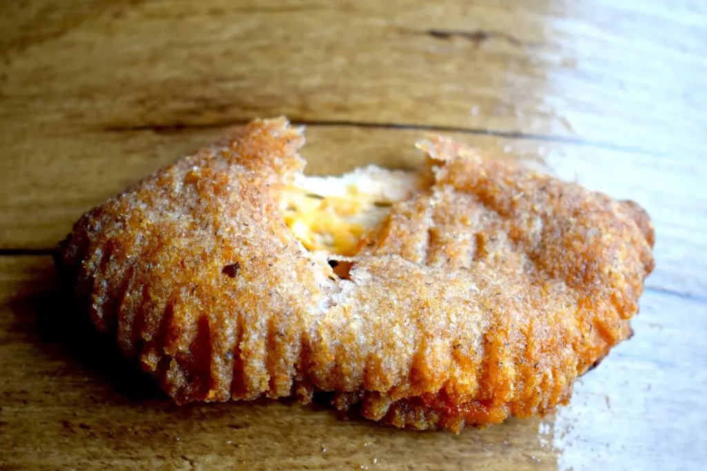 cheesy keto pizza pockets