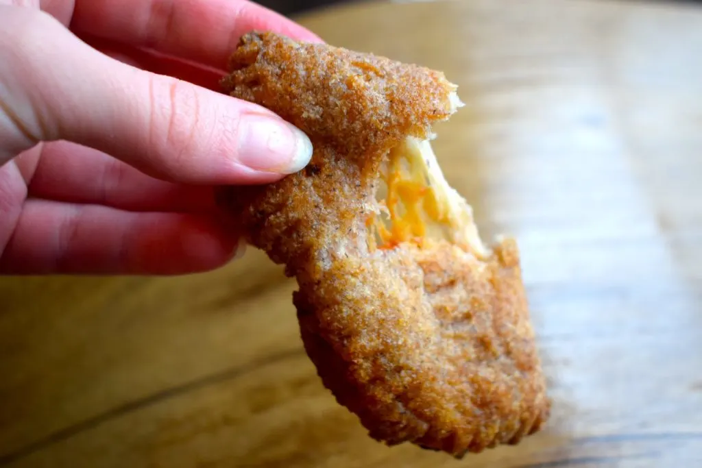 almond flour pizza pockets