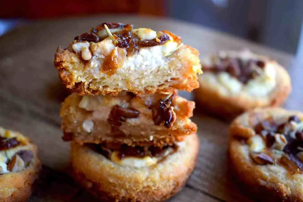 keto goat cheese caramelized onion tarts
