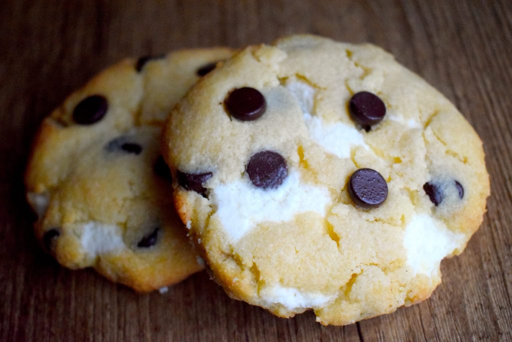keto cream cheese chocolate chip cookies