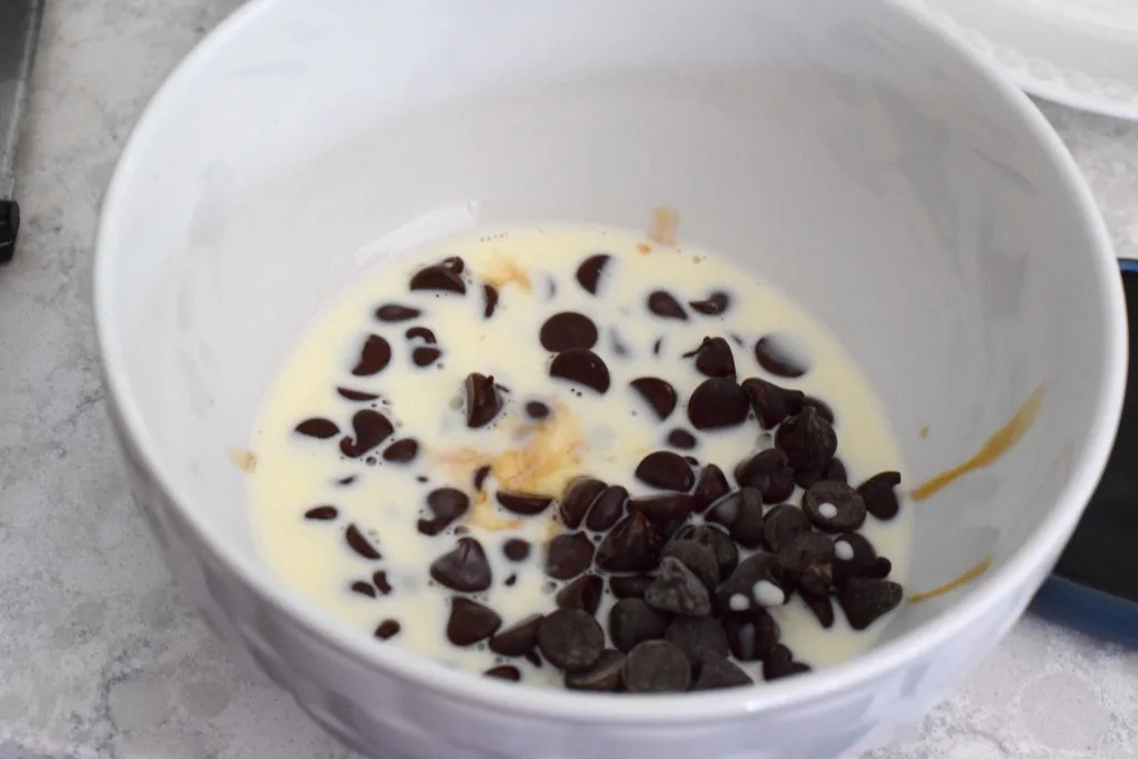 keto heavy cream and chocolate chips