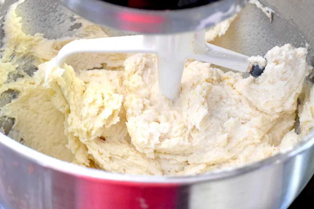 keto vanilla cupcake batter