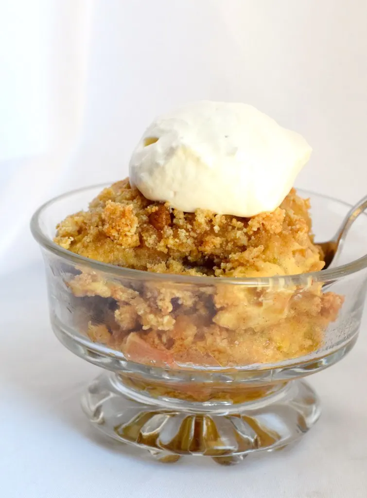 keto rhubarb almond flour crisp