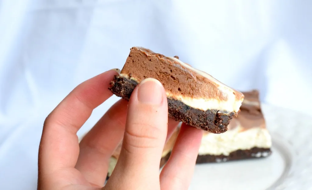no bake keto chocolate cheesecake bars