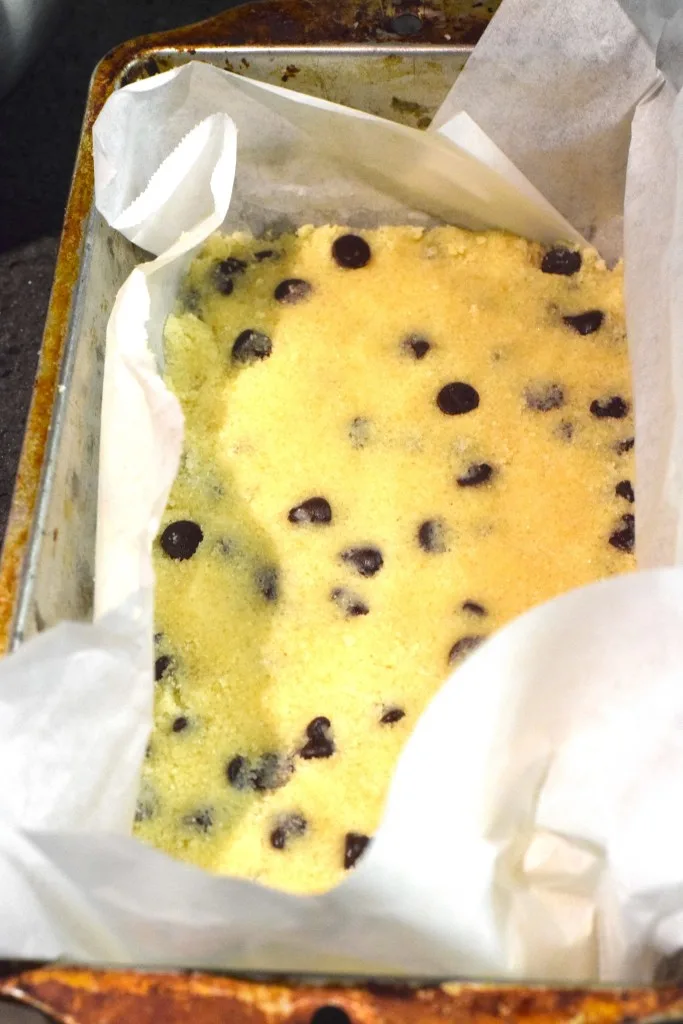 keto chocolate chip cookie dough crust