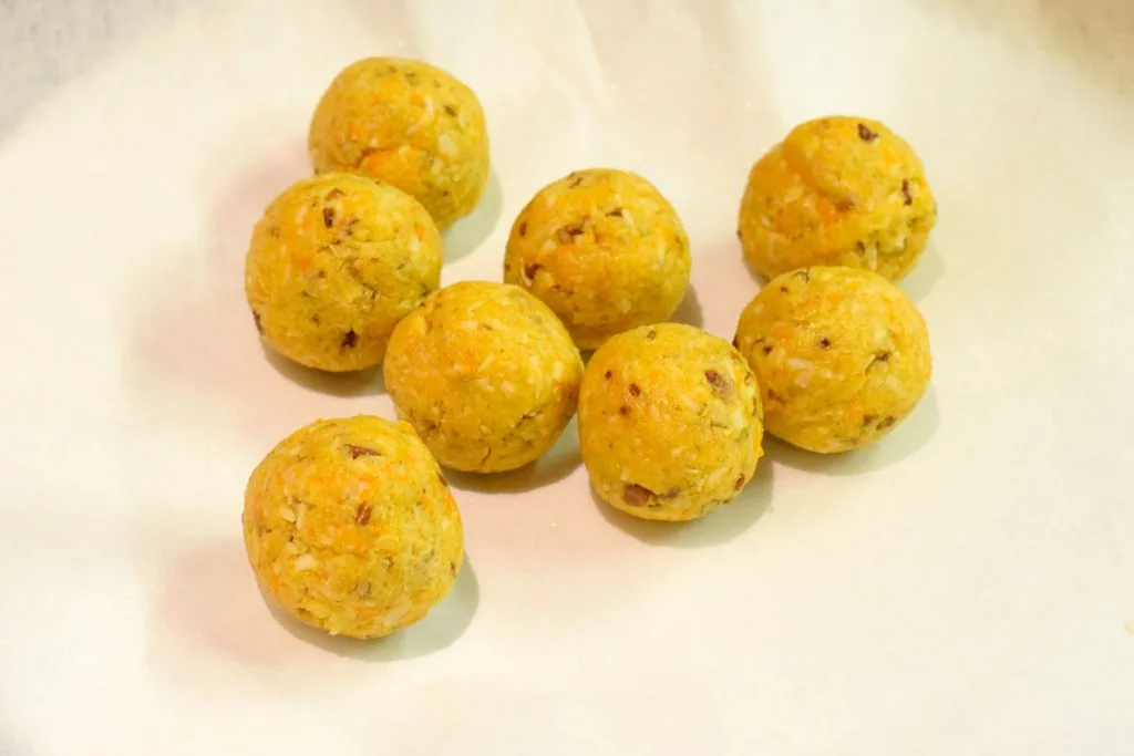 keto carrot cake balls
