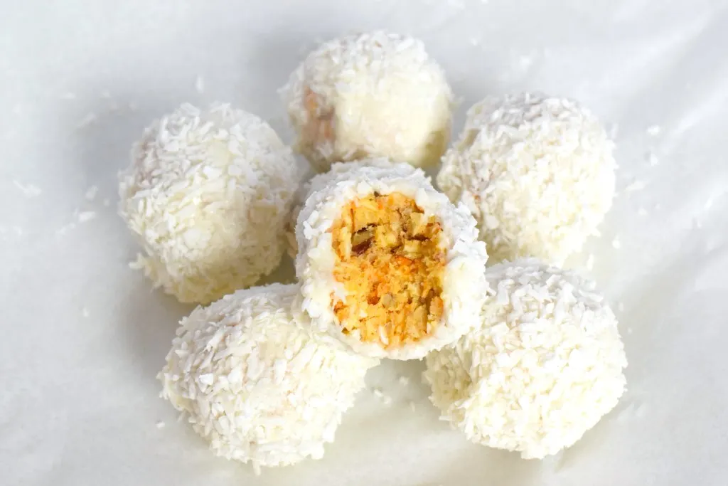 no bake keto carrot cake balls