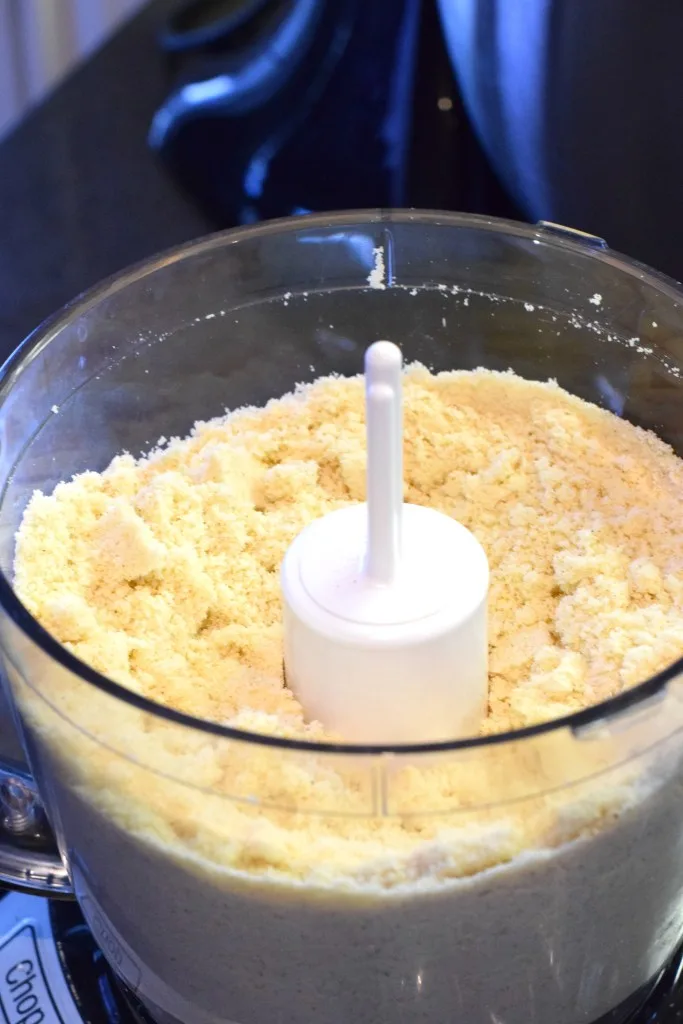 almond flour, xanthan gum, psyllium husks, cinnamon almond flour, xanthan gum, psyllium husks, cinnamon