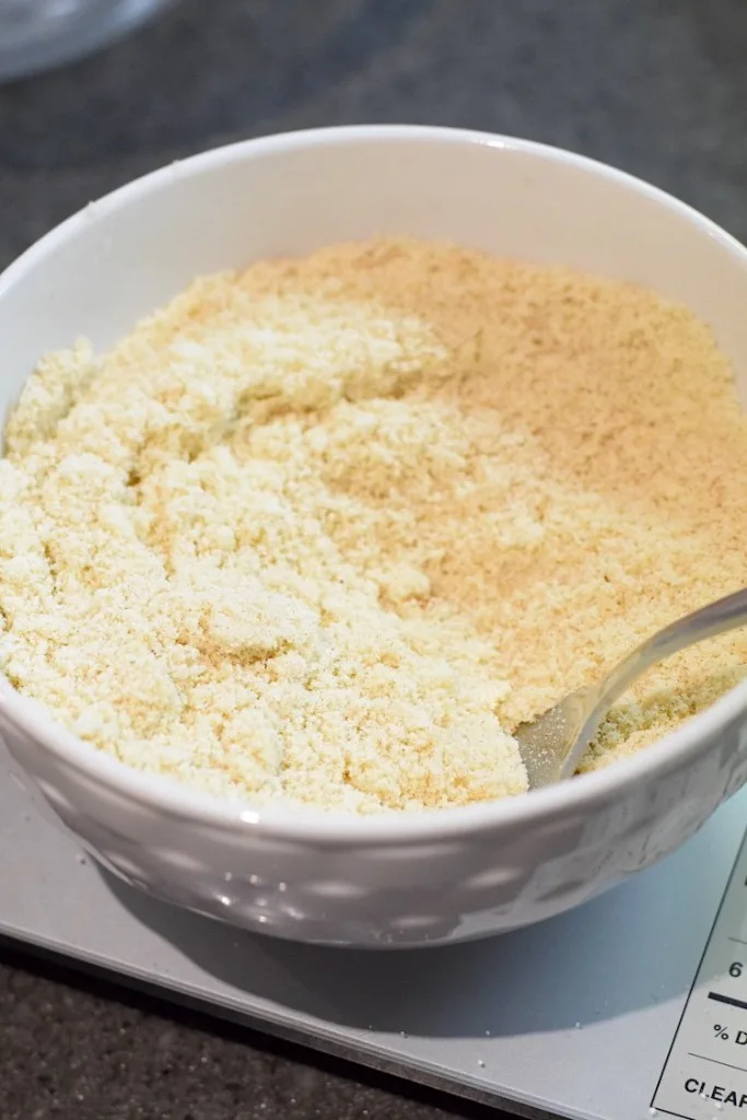 almond four, cinnamon, coconut flour, 