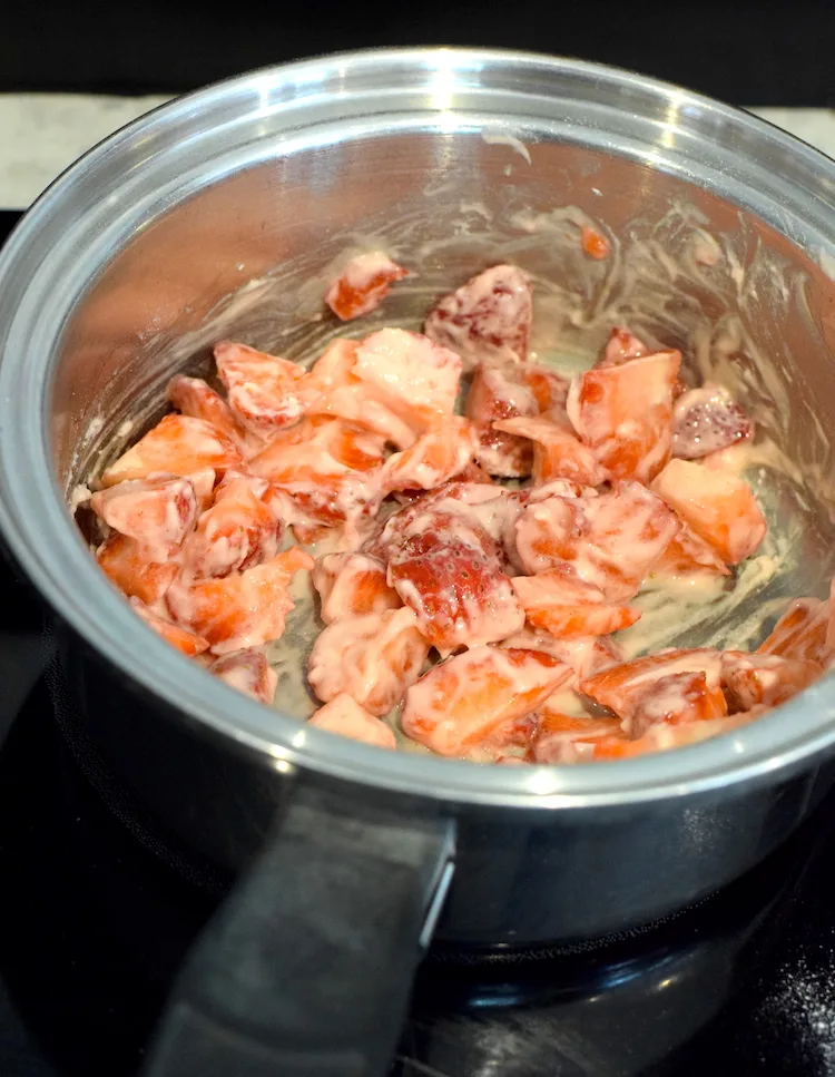 keto strawberries and monkfruit sauce