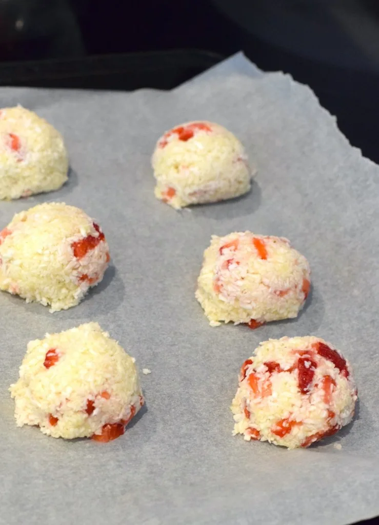 keto strawberry coconut macaroons