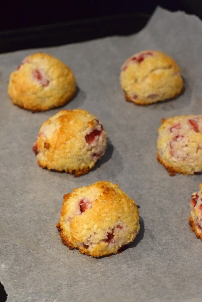 low carb keto strawberry coconut macaroons