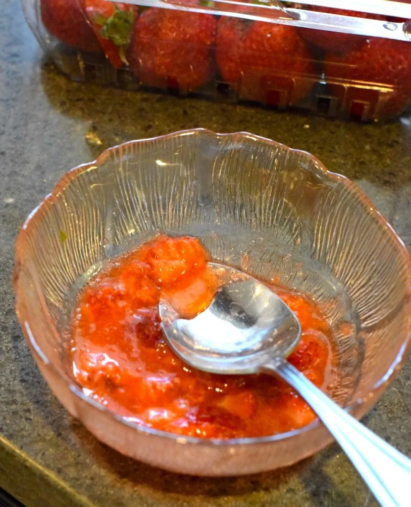 keto strawberry glaze keto strawberry glaze
