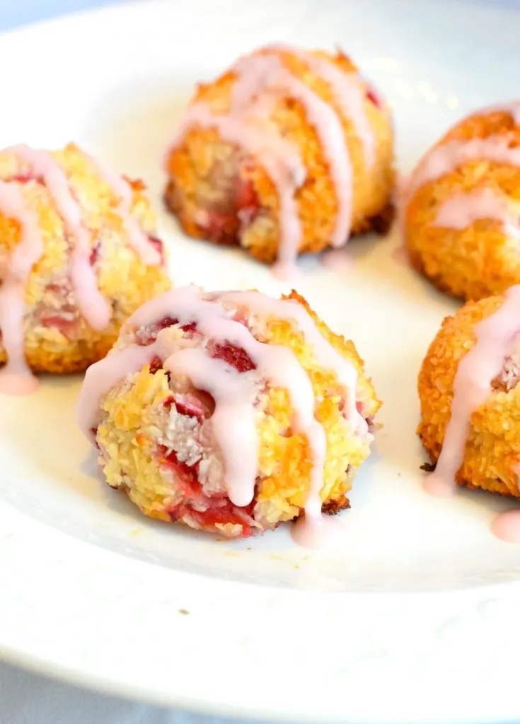 keto strawberry glazed macaroons
