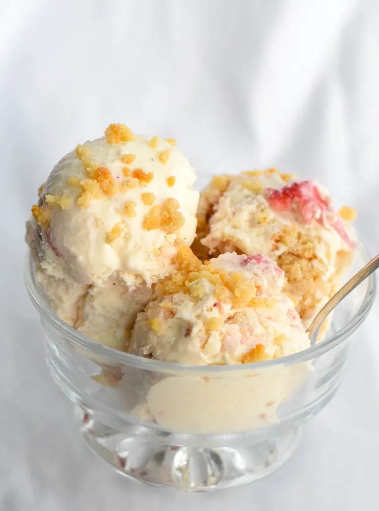 keto strawberry ice cream 