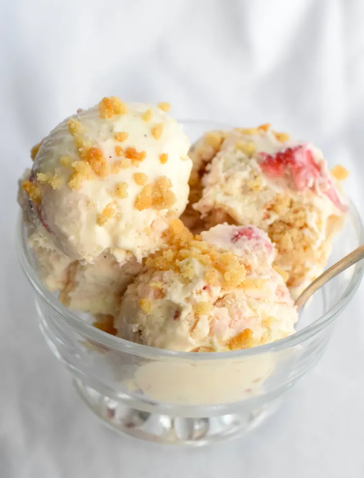 keto strawberry cheesecake ice cream 