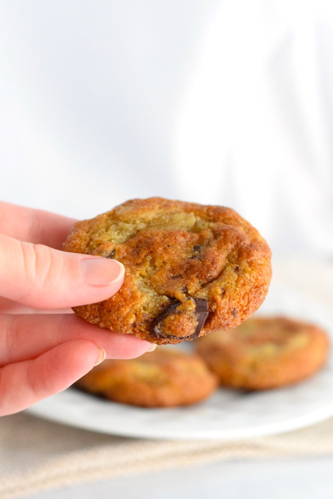 almond flour chewy keto chocolate chip cookies