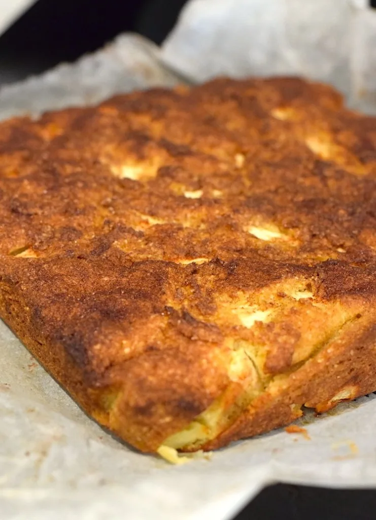 keto apple cinnamon cake