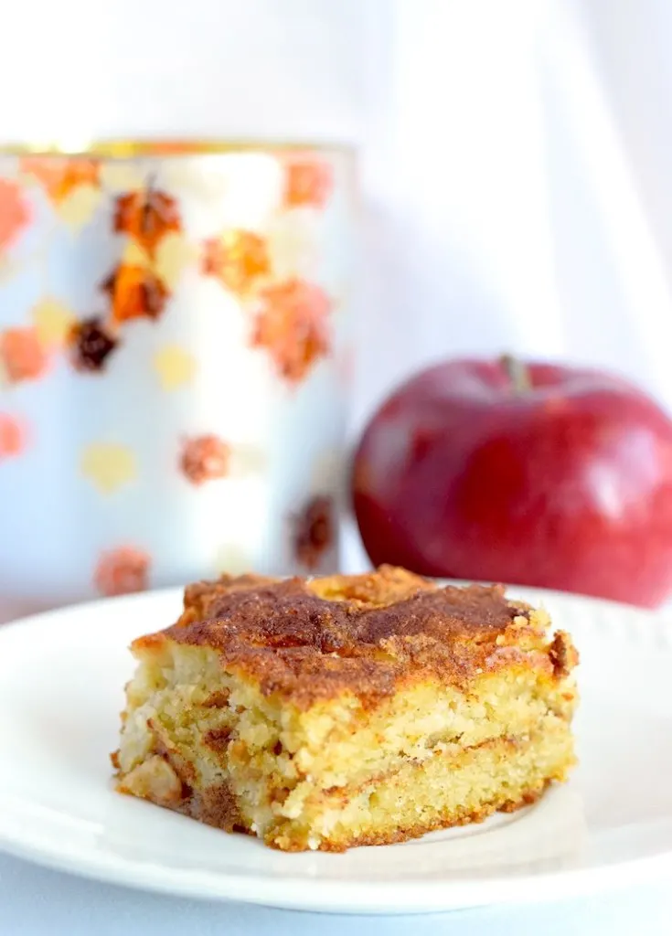 keto cinnamon roll cake