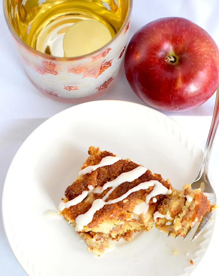 keto almond flour apple cake