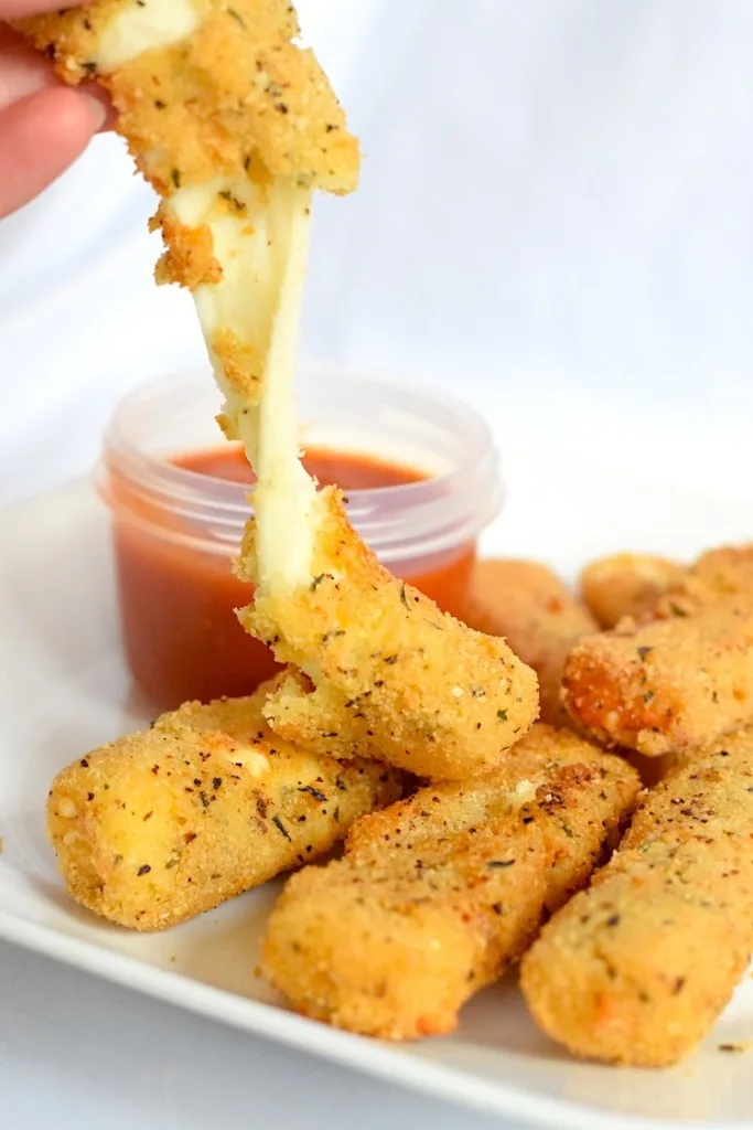 keto almond flour mozzarella sticks