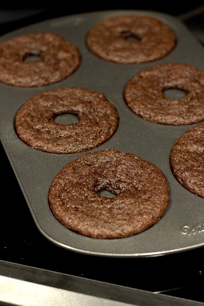 keto chocolate donuts