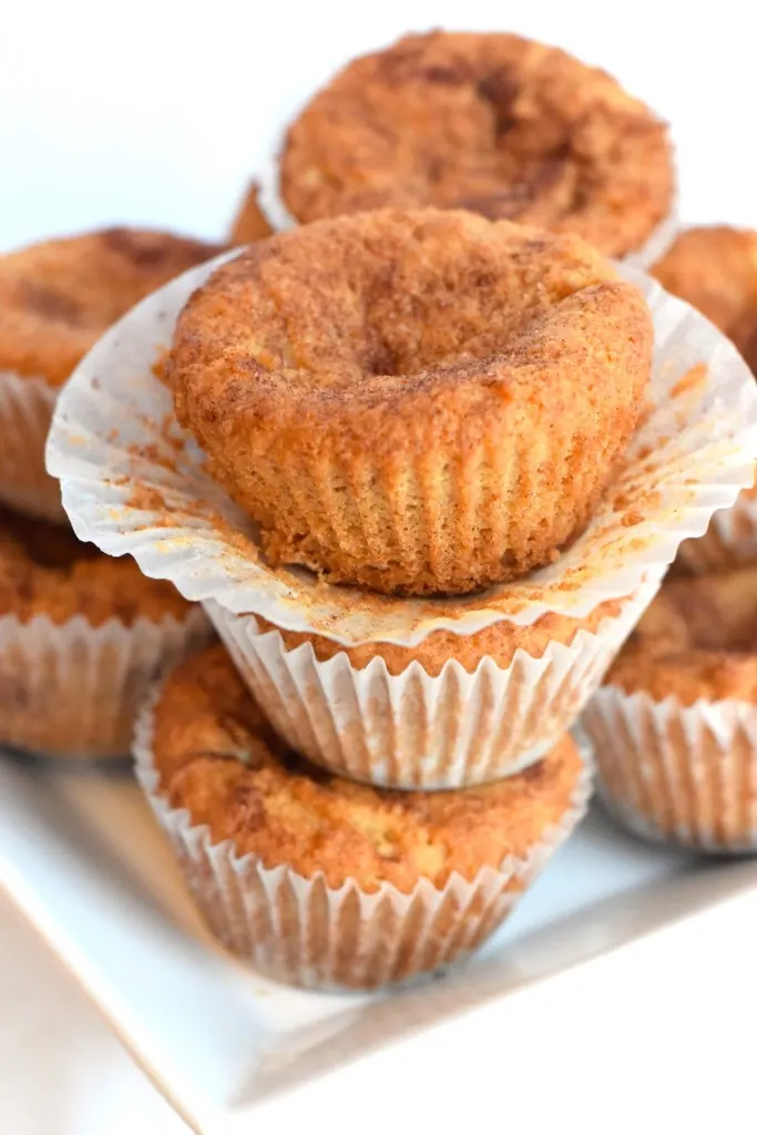 keto cheesecake stuffed snickerdoodle muffins keto cheesecake stuffed snickerdoodle muffins
