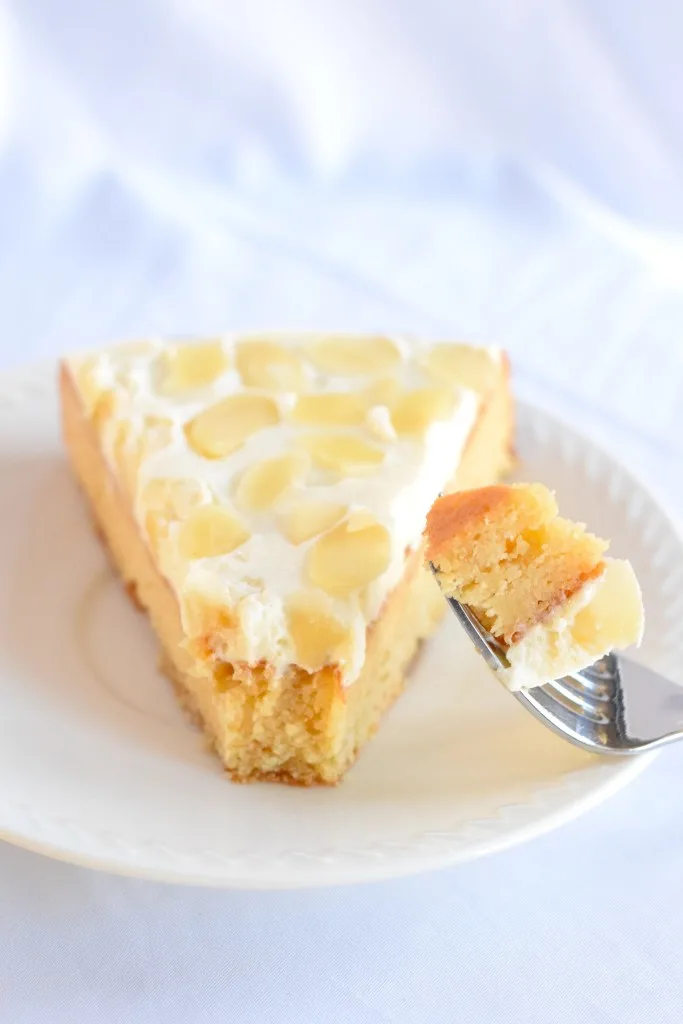 keto almond cake