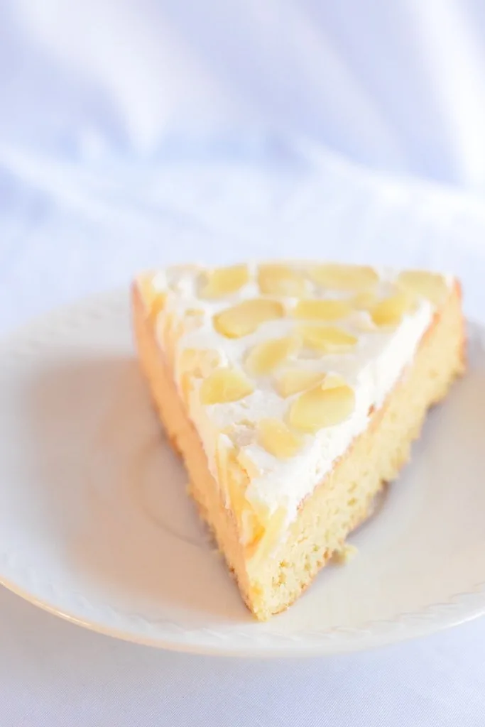 low carb almond cake with frosting