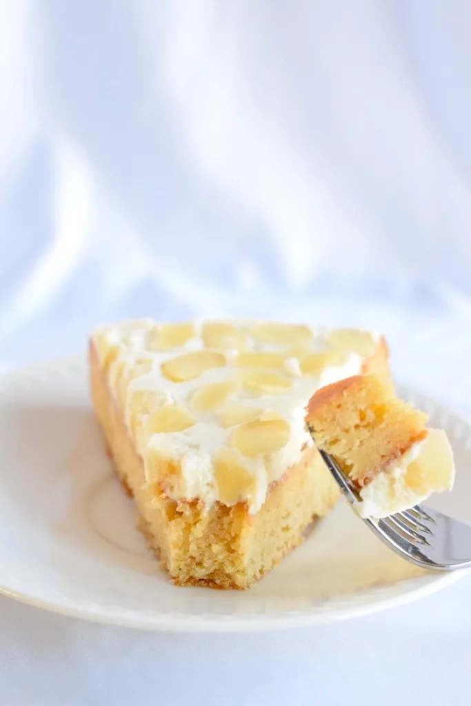 low carb almond flour cake