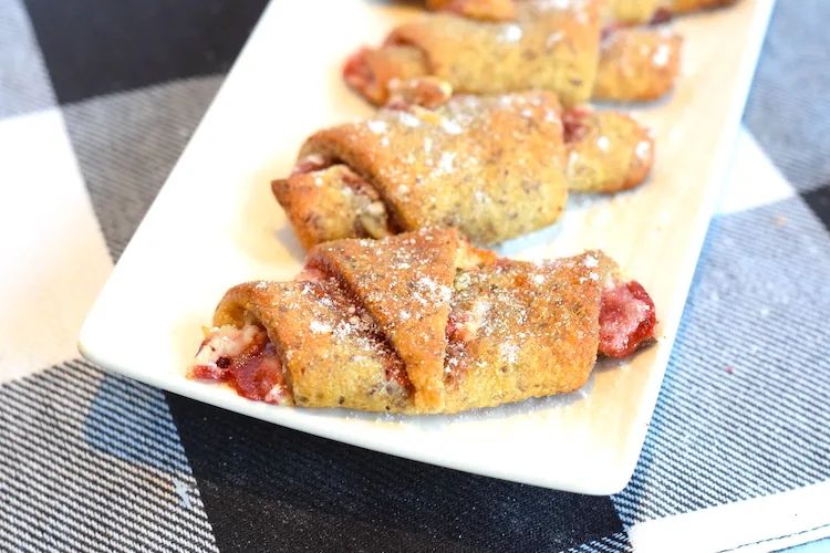 low carb strawberry cream cheese pastry