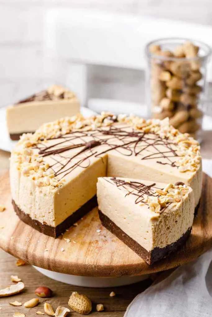 no bake peanut butter and chocolate keto cheesecake