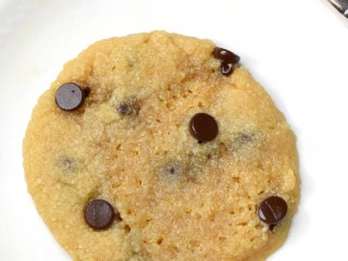 easy keto chocolate chip cookies