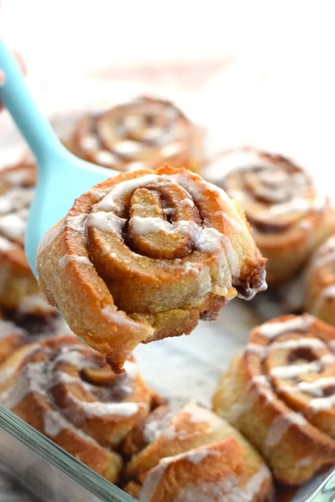 keto cinnamon rolls made with puff pastry