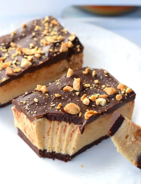 No Bake Keto Chocolate Peanut Butter Cheesecake