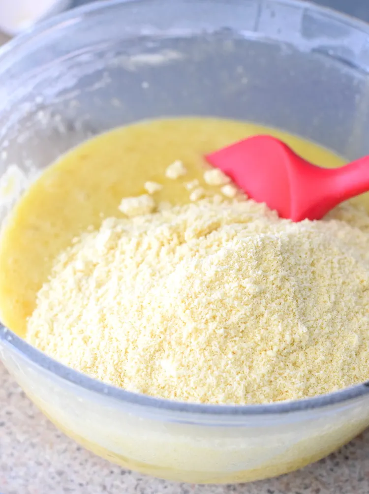 almond flour, banana, lupin flour