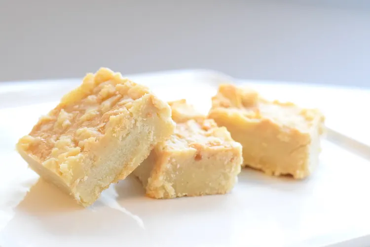 keto salted caramel butter bars